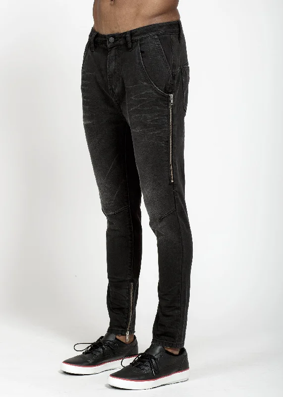 Konus Men's Double Entry Pocket Denim in Black Artistic Men's Hand